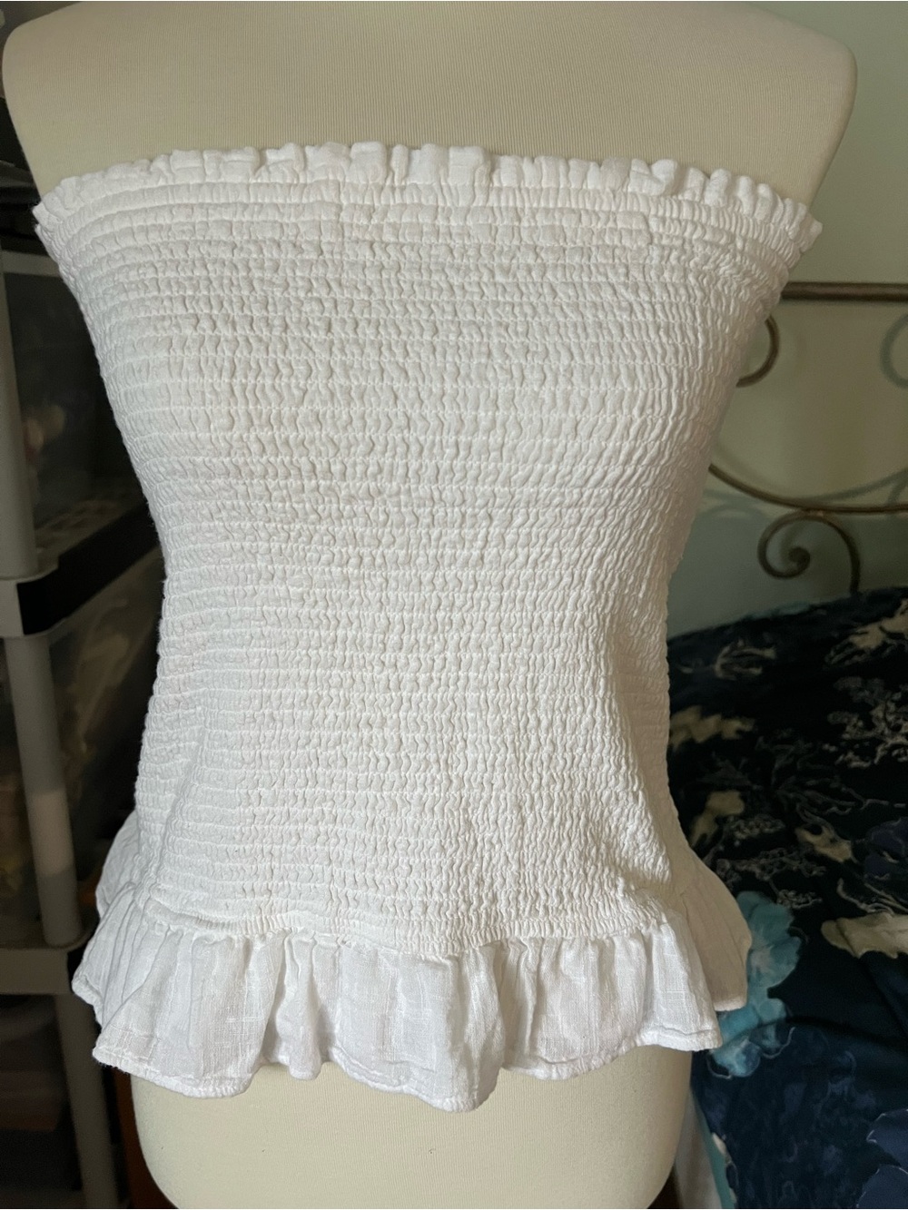 Abercrombie & Fitch White Smocked Strapless Ruffle Hem Women's Top Size Small